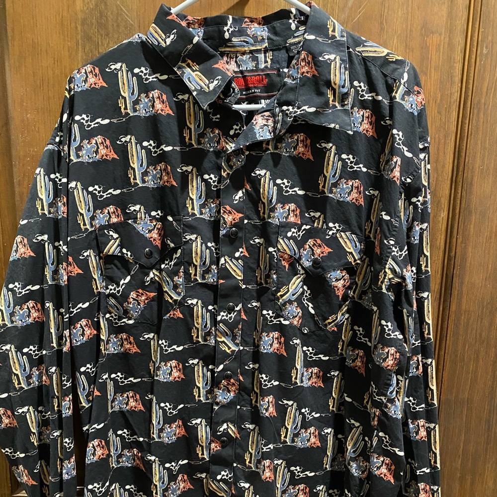 Men’s Rock & Roll XL pearl snap long sleeve shirt.